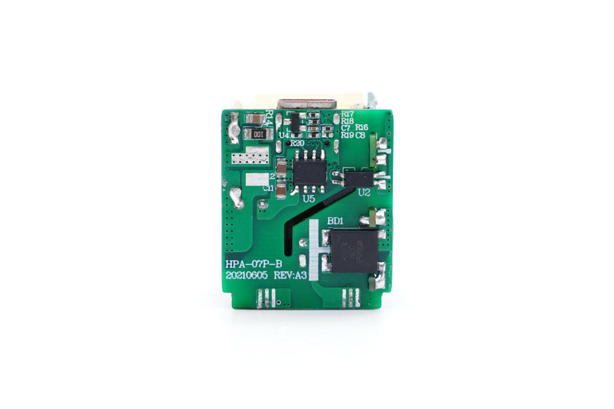 拆解報告：華科生迷你33W快充充電器-充電頭網