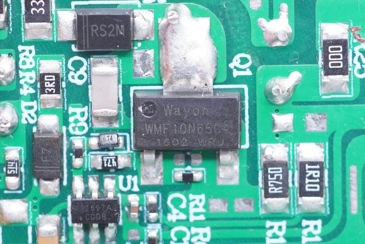 拆解報告：華科生迷你33W快充充電器-充電頭網