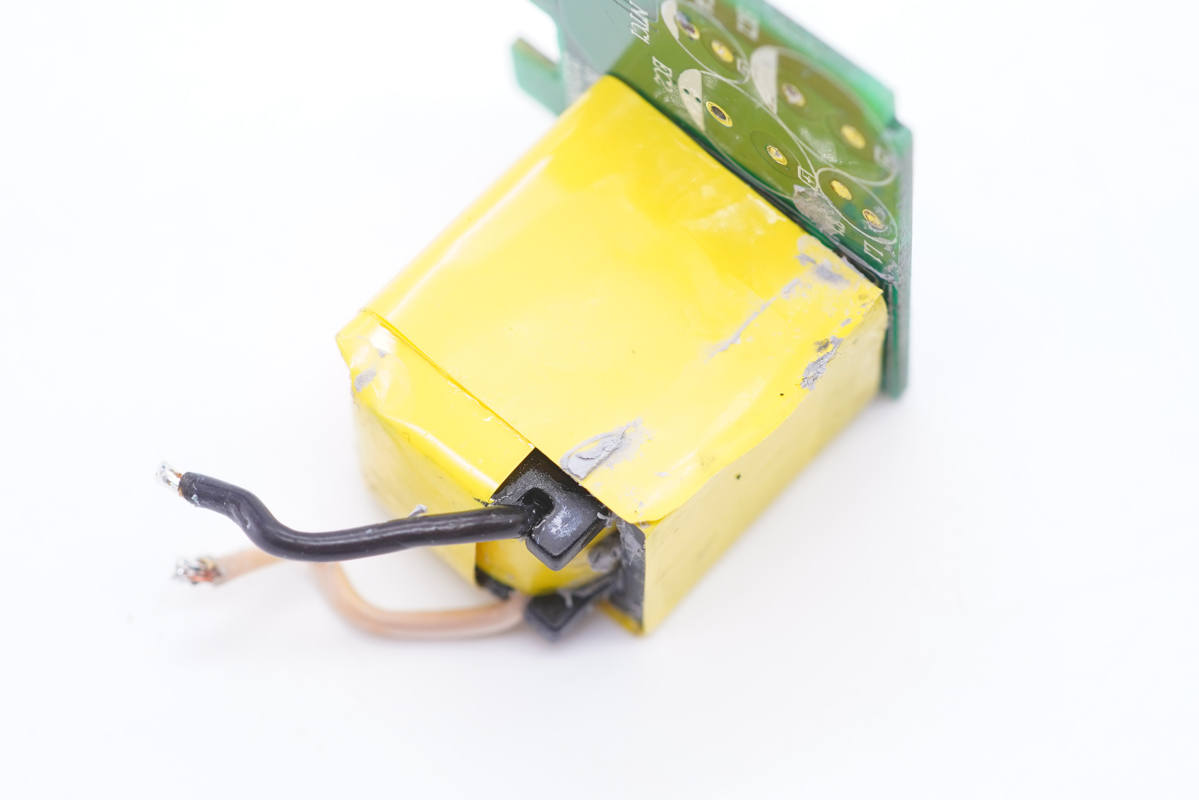 拆解報告：華科生迷你33W快充充電器-充電頭網