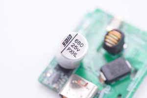 拆解報告：華科生迷你33W快充充電器-充電頭網