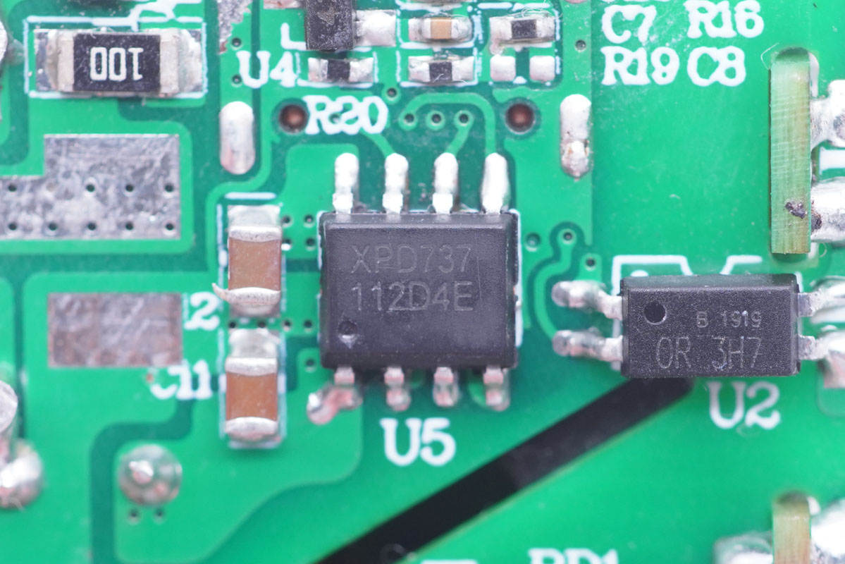 拆解報告：華科生迷你33W快充充電器-充電頭網