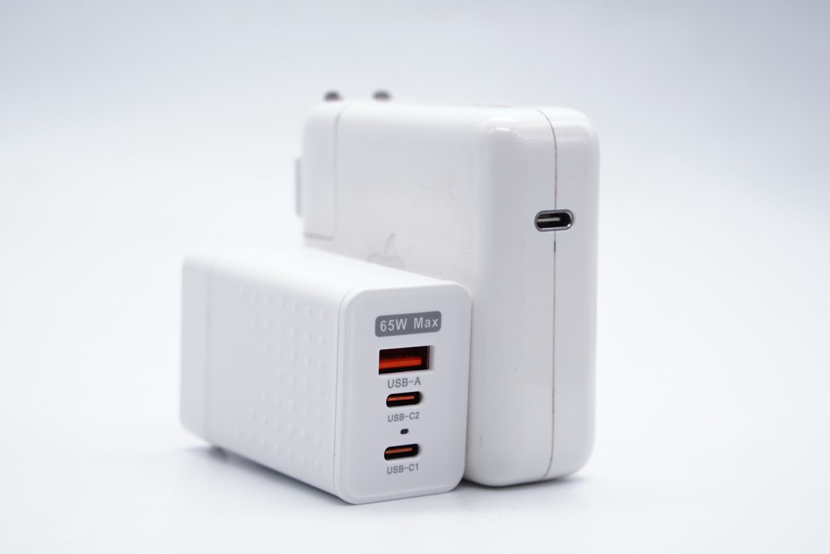 華科生推出65W三口氮化鎵快充充電器，大功率2C1A萬(wàn)金油配置-充電頭網(wǎng)