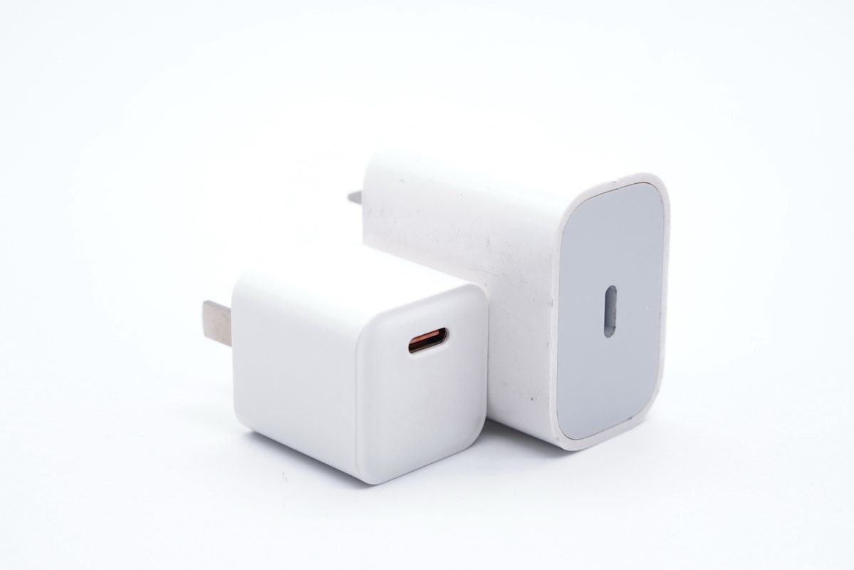華科生推出兩款20W迷你充電器，適合不同群體需求-充電頭網(wǎng)
