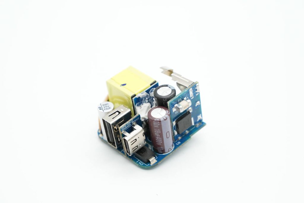拆解報(bào)告:HKS華科生30W 1A1C氮化鎵充電器-充電頭網(wǎng)