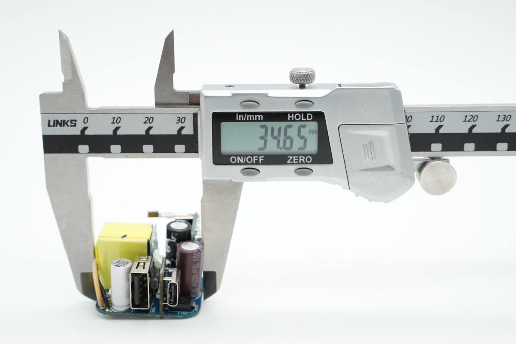 拆解報(bào)告:HKS華科生30W 1A1C氮化鎵充電器-充電頭網(wǎng)