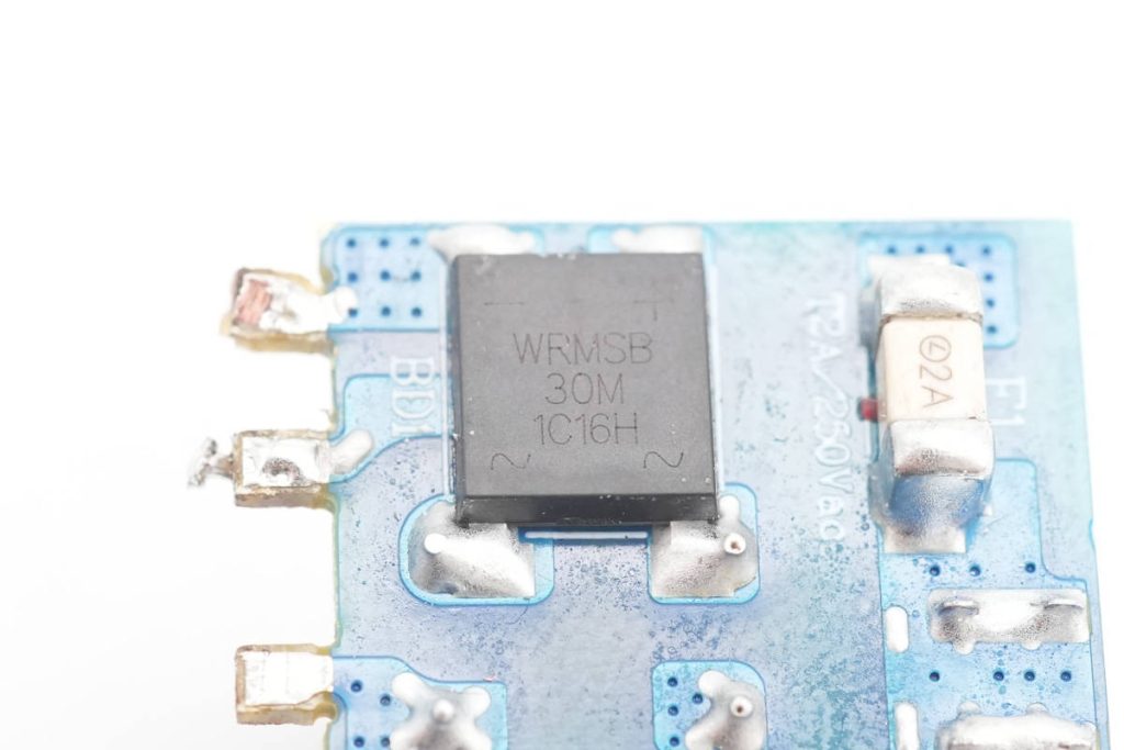 拆解報(bào)告:HKS華科生30W 1A1C氮化鎵充電器-充電頭網(wǎng)