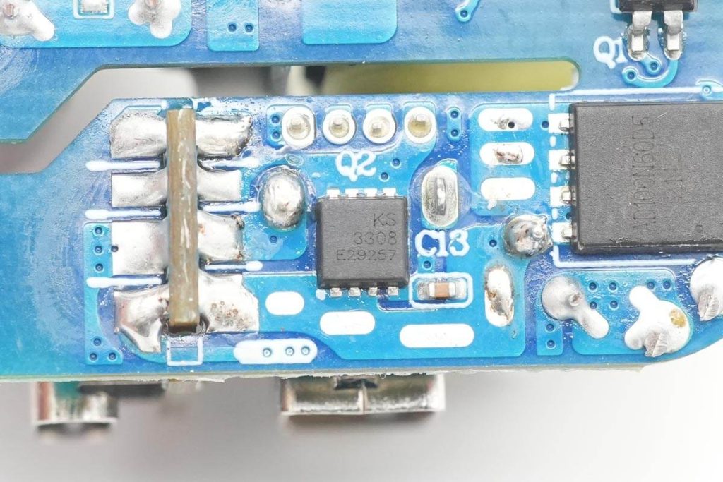 拆解報(bào)告:HKS華科生30W 1A1C氮化鎵充電器-充電頭網(wǎng)
